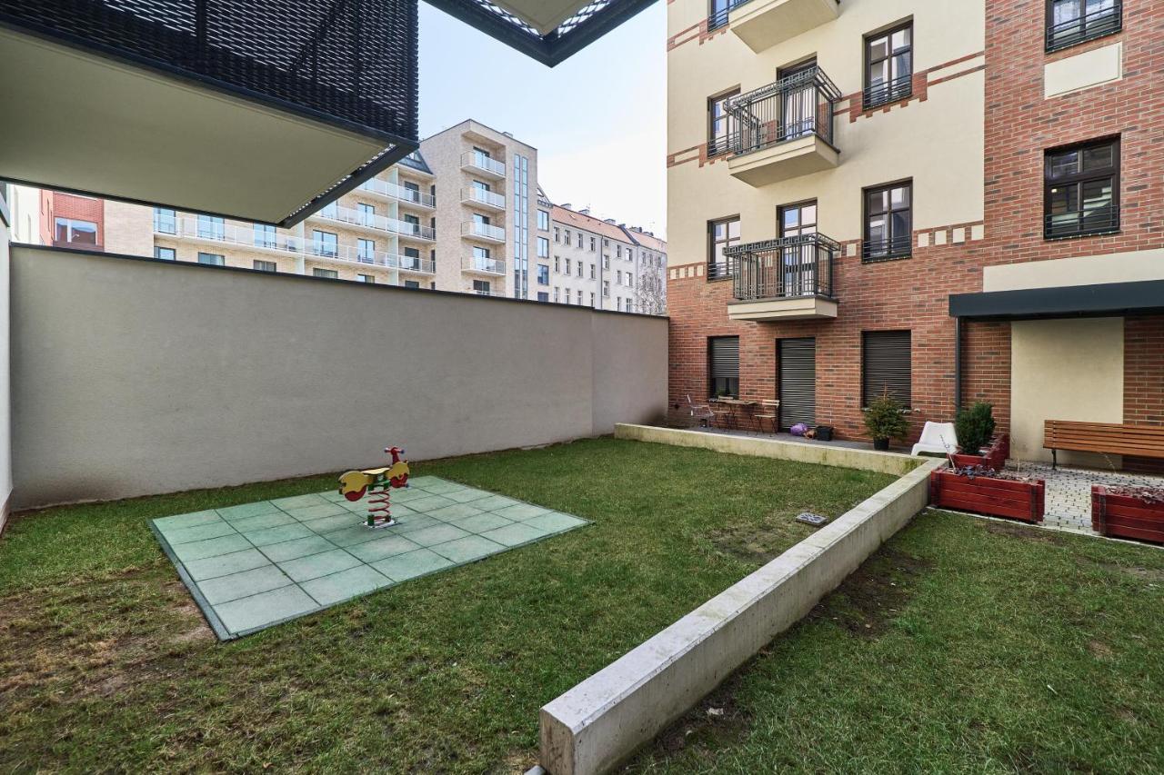 Under The Wroclove Sky By Renters Apartament *